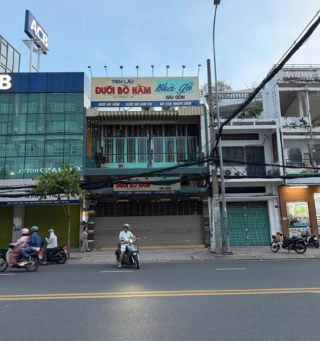 Cho thuê nhà mặt tiền đường Cách Mạng Tháng 8 Quận 3