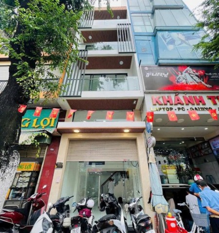 Cho thuê nhà mặt tiền 311A Võ Văn Tần Quận 3