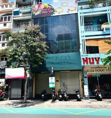 Cho thuê nhà mặt tiền 766-768 Nguyễn Đình Chiểu Quận 3