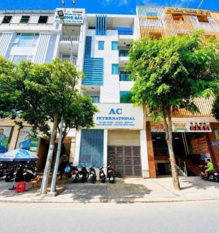 Cho thuê nhà mặt tiền đường Phan Xích Long quận Phú Nhuận