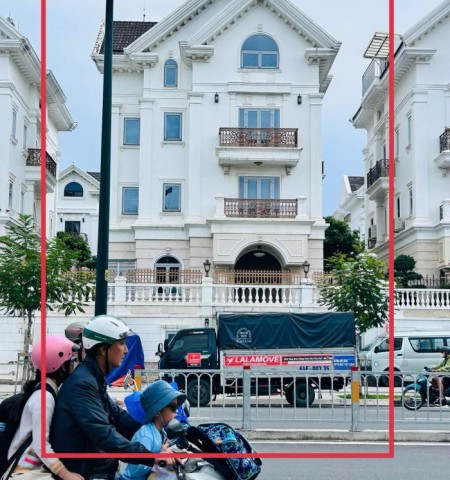Cho thuê nhà 2 mặt tiền trước đường Dương Quảng Hàm rộng 80m vỉa hè 5m sau đường số 8 khu Cityland