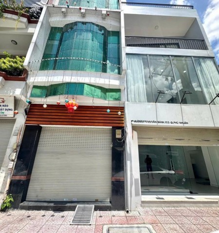 Cho thuê nhà mặt tiền đường Huỳnh Văn Bánh quận Phú Nhuận ngay trung tâm