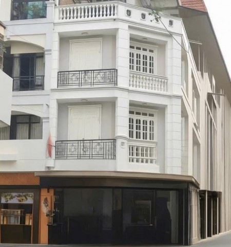 Cho thuê nhà góc 2 mặt tiền đường Hoa Cau quận Phú Nhuận