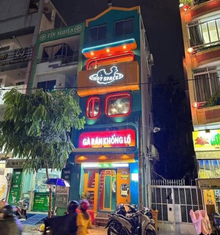 Cho thuê nhà mặt tiền đường Phan Xích Long Quận Phú Nhuận