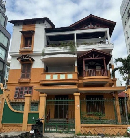 Cho thuê nhà mặt tiền đường Nguyễn Văn Trỗi quận Phú Nhuận