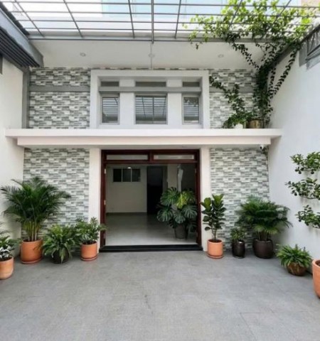Cho thuê nhà đường Trần Hữu Trang quận Phú Nhuận
