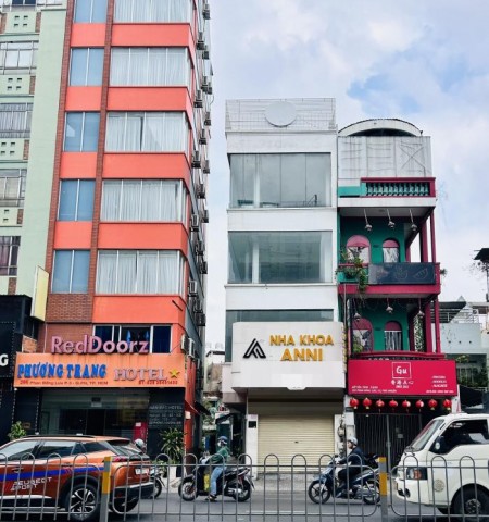 Cho thuê nhà mặt tiền đường Phan Đăng Lưu quận Phú Nhuận