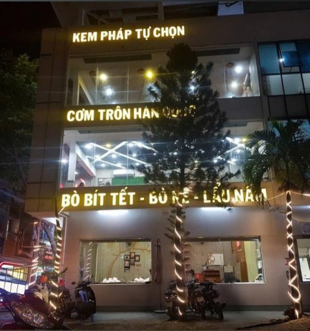 Cho thuê nhà nguyên căn quận Tân Bình, nhà mặt tiền đường Nguyễn Hồng Đào