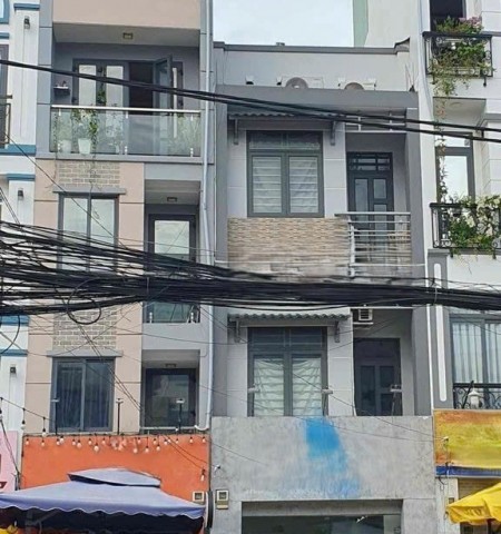 Cho thuê nhà mặt tiền đường Cách Mạng Tháng 8 quận Tân Bình