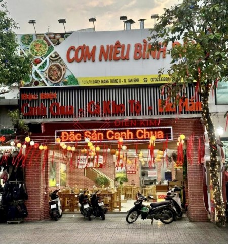 Cho thuê nhà mặt tiền đường Cách Mạng Tháng 8 quận Tân Bình