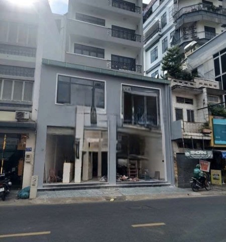 Cho thuê nhà mặt tiền đường Lạc Long Quân quận Tân Bình