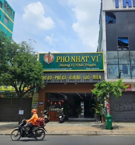 Cho thuê nhà mặt tiền đường Cách Mạng Tháng Tám quận Tân Bình