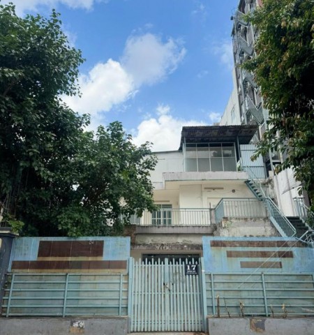 Cho thuê nhà mặt tiền 17 Hoàng Việt quận Tân Bình