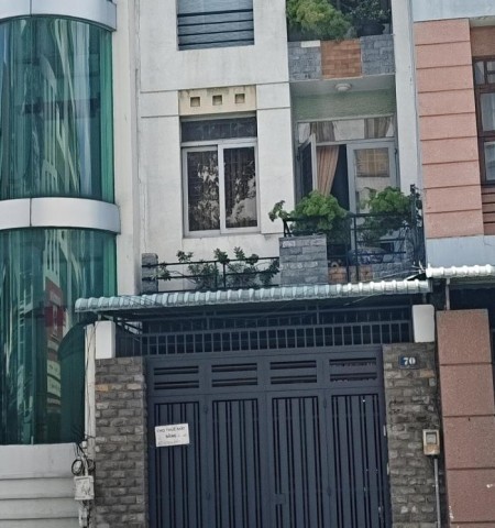 Cho thuê nhà mặt tiền 70 Phổ Quang quận Tân Bình