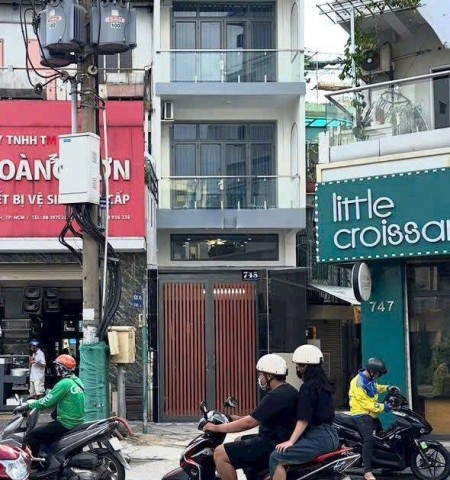 Cho thuê nhà mặt tiền 745 Lạc Long Quân Quận Tân Bình