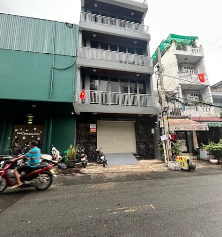 Cho thuê nhà mặt tiền đường Lương Trúc Đàm quận Tân Phú
