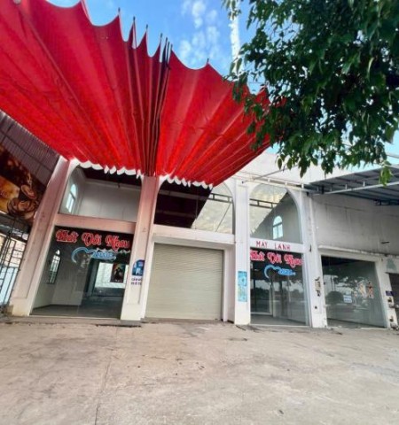 Cho thuê nhà mặt tiền đường Phạm Văn Đồng quận Thủ Đức
