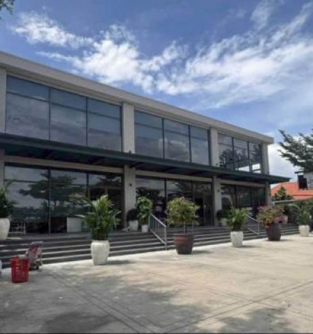 Cho thuê nhà mặt tiền đường Quốc lộ 13 quận Thủ Đức