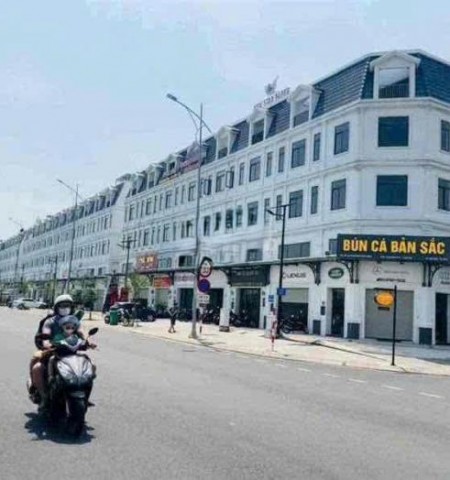 Tòa nhà cho thuê đường Song Hành Quận 2