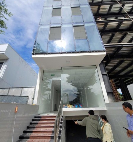 Tòa nhà cho thuê mặt tiền số 6 Bạch Đông Ôn Quận 2