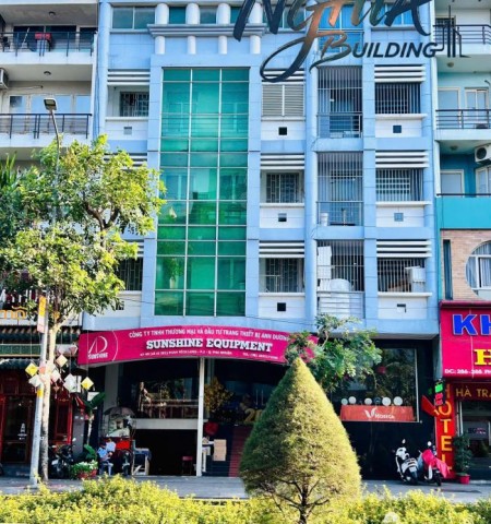 Cho thuê tòa nhà mặt tiền 47-49-51 Phan Xích Long quận Phú Nhuận