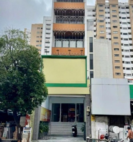 Tòa nhà cho thuê 2 mặt tiền trước sau đường Lạc Long Quân Quận Tân Bình