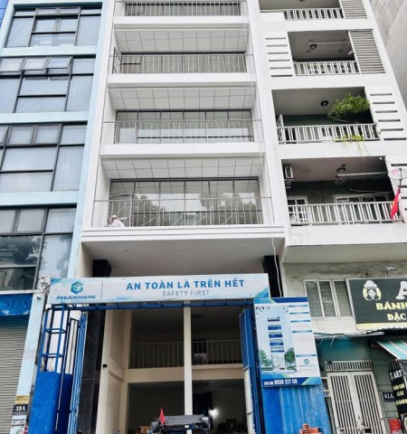 Tòa nhà cho thuê mặt tiền 39 Hồng Hà Quận Tân Bình