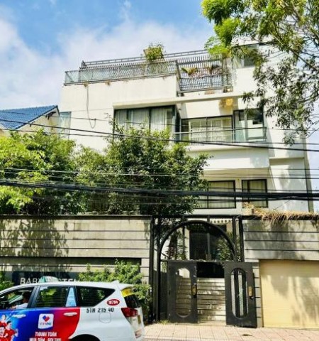 Cho thuê biệt thự mặt tiền đường Nguyễn Văn Hưởng