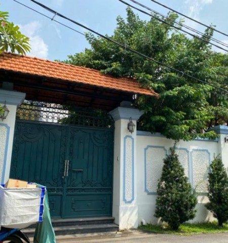 Cho thuê biệt thự mặt tiền đường 44 Thảo Điền Quận 2